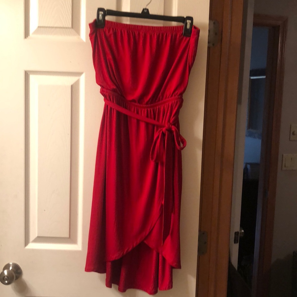 The Perfect summertime dress! Outdoor cocktail party favorite! 🍸🍹🍷🍾